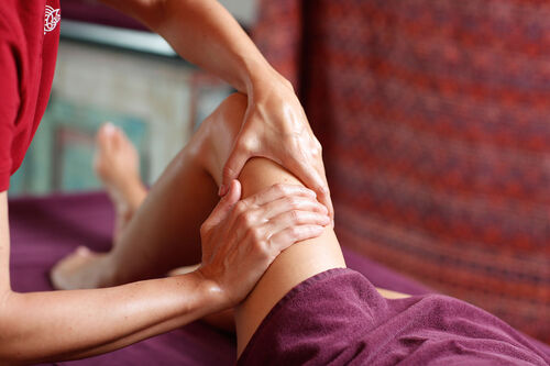Massage am Bein